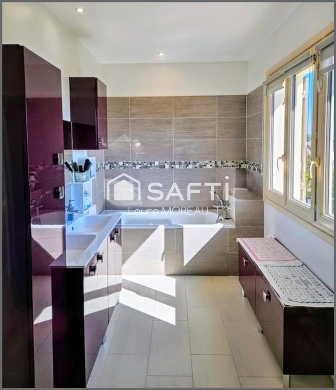 Maison - 196 m² - 8 pièces