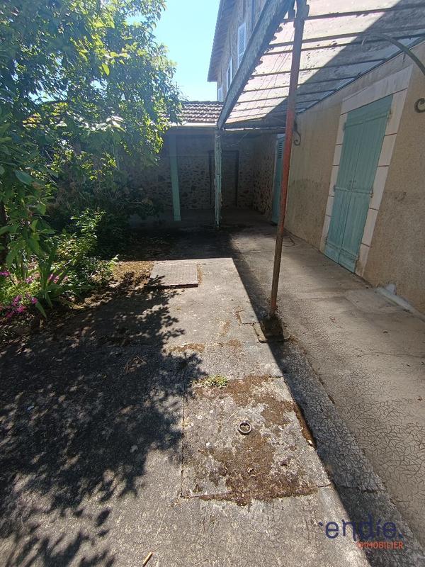 Maison - 195 m² - 7 pièces