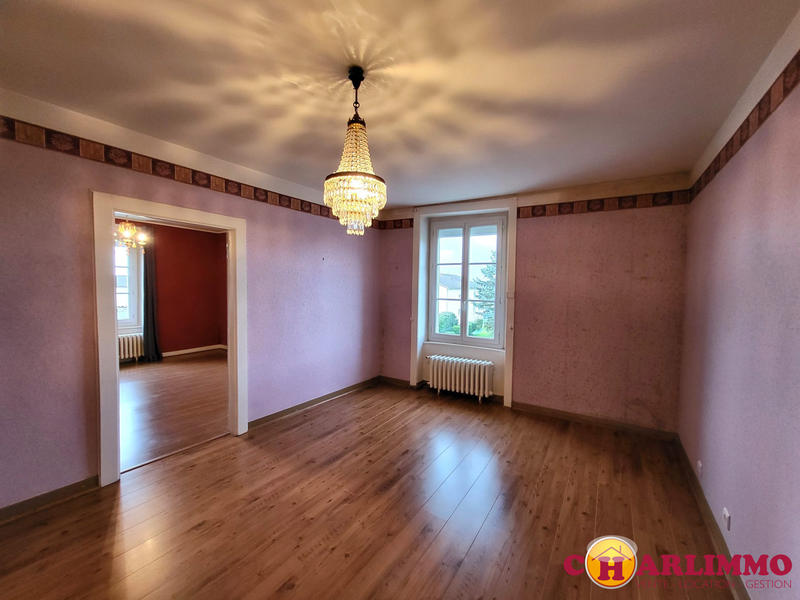 Maison traditionnelle - 157 m² - 6 pièces