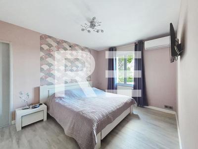 Villa - 199 m² - 8 pièces