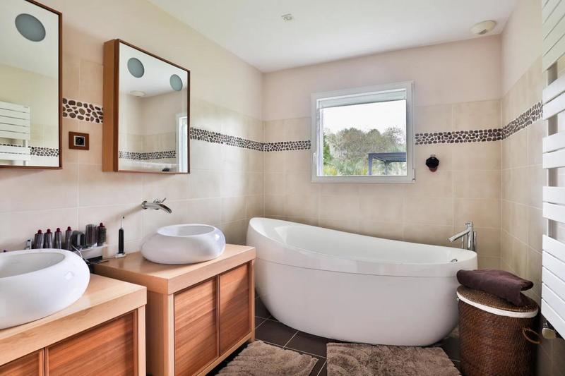 Propriété - 180 m² - 6 pièces