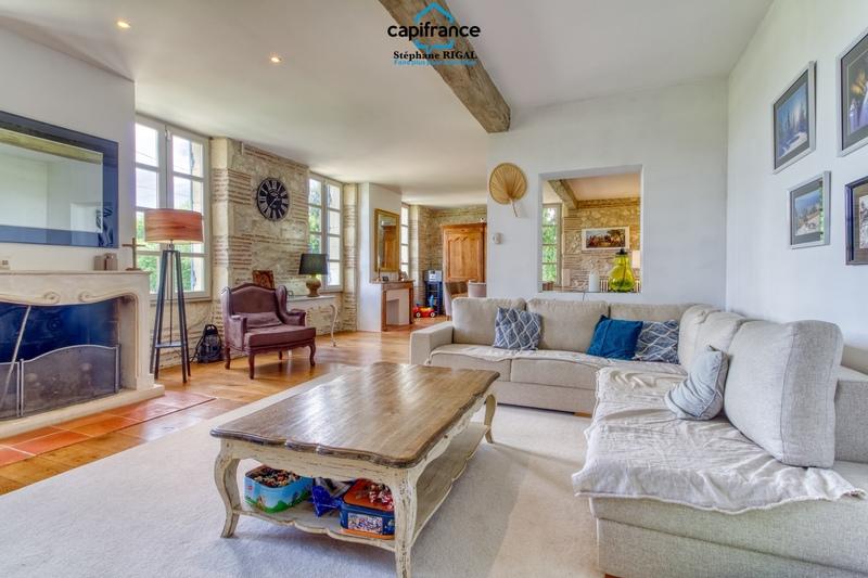Maison de maîtres - 360 m² - 10 pièces
