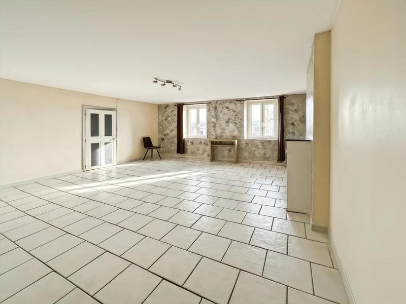 Appartement - 90 m² - 3 pièces