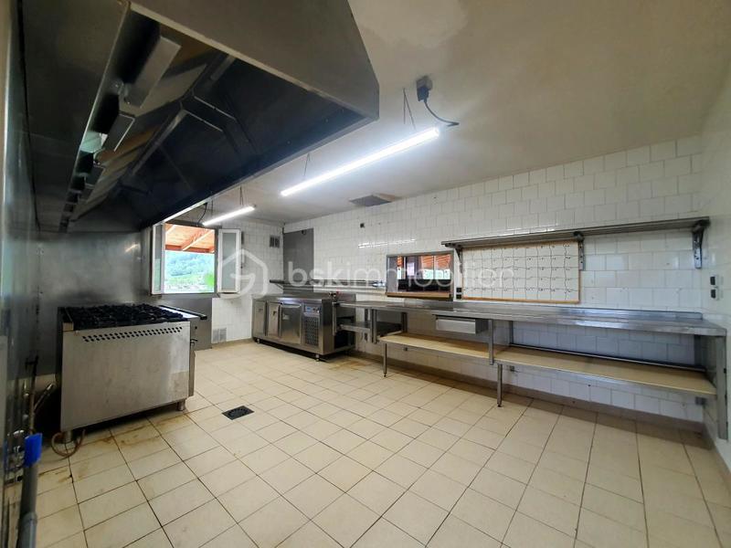 Local commercial - 229 m² - 10 pièces