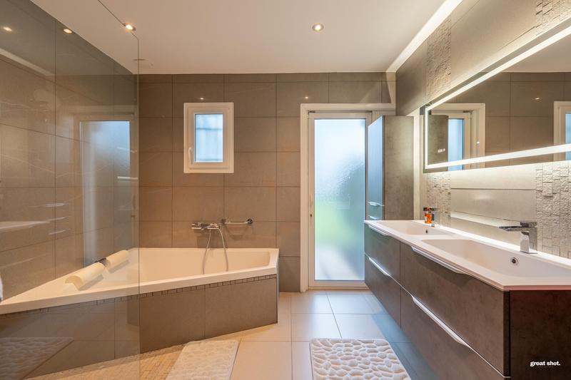 Villa - 210 m² - 7 pièces