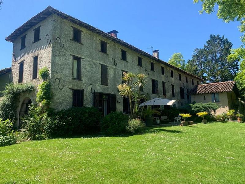 Demeure - 670 m² - 20 pièces