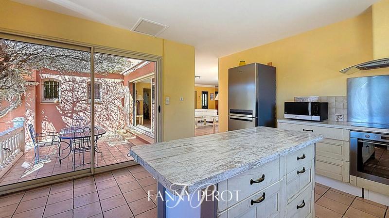 Maison - 145 m² - 5 pièces