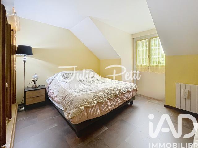 Maison - 170 m² - 8 pièces