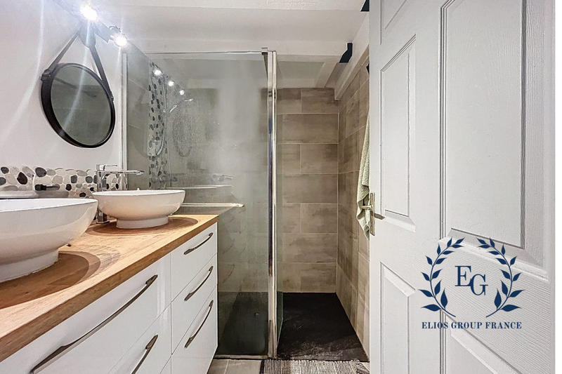 Appartement - 225 m² - 7 pièces