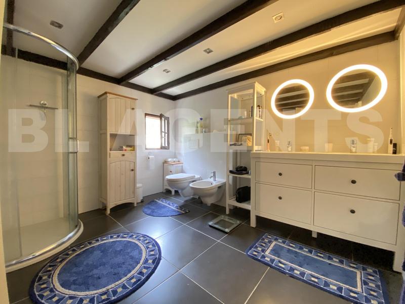 Maison en pierre - 225 m² - 6 pièces