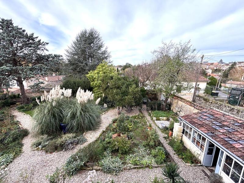 Propriété - 295 m² - 10 pièces