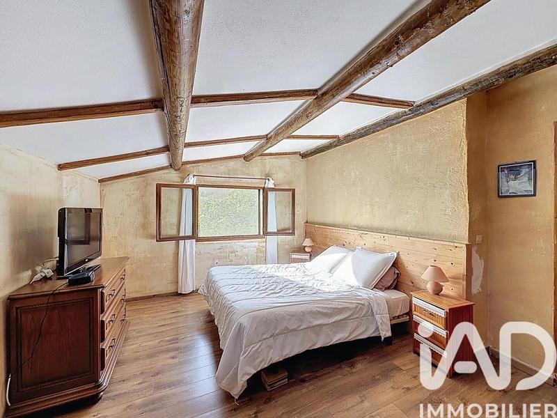 Maison - 333 m² - 5 pièces