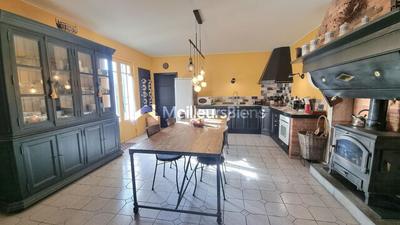 Maison - 250 m² - 7 pièces