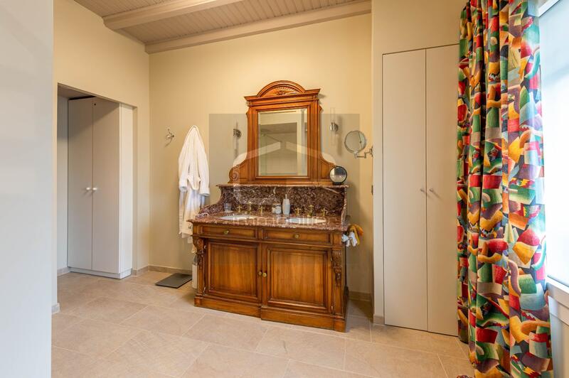 Appartement - 213 m² - 8 pièces