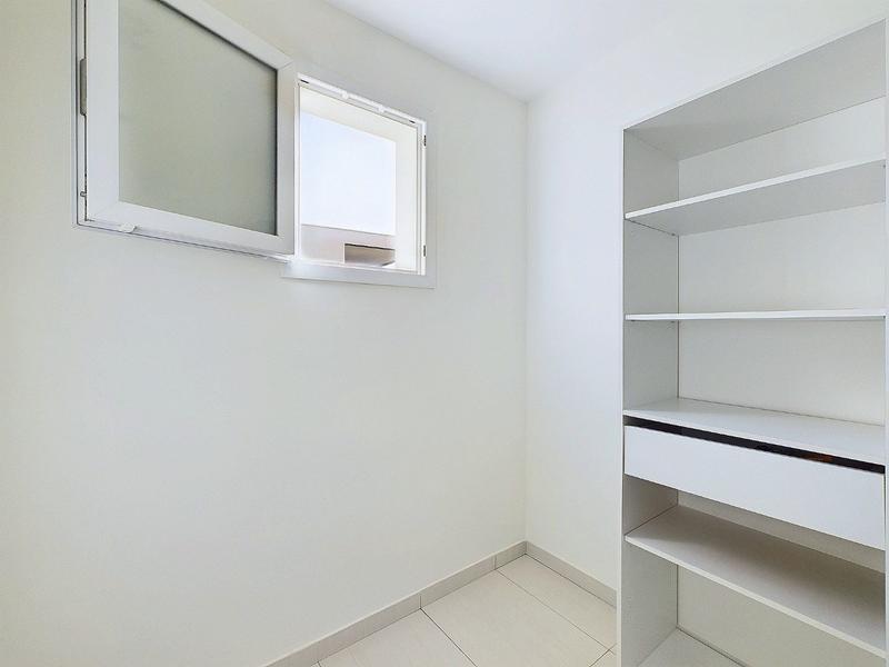 Maison - 270 m² - 11 pièces