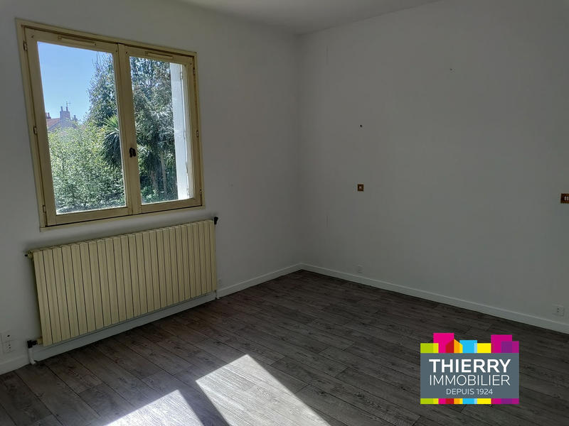Maison - 186 m² - 7 pièces