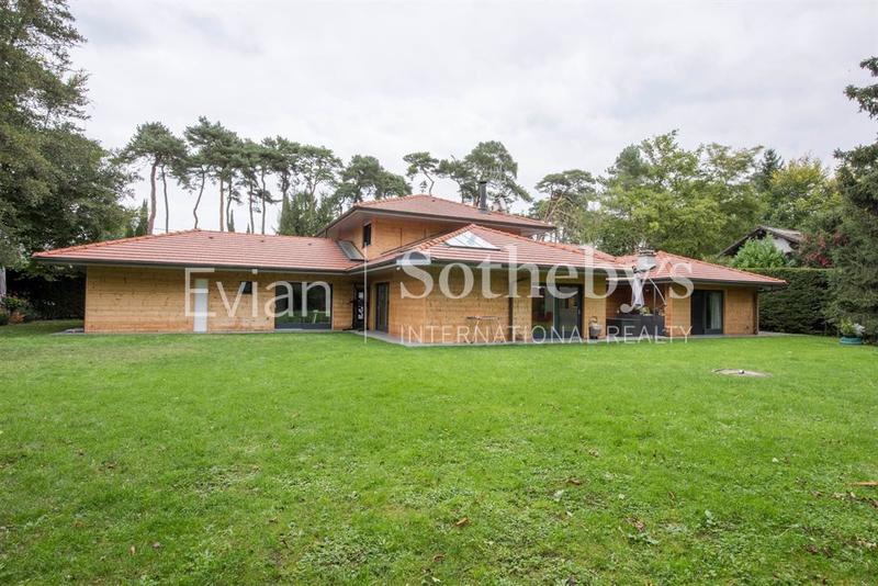 Maison - 354 m² - 8 pièces