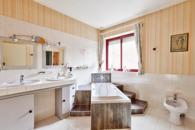 Maison - 180 m² - 5 pièces