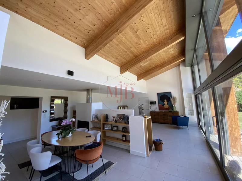 Villa - 160 m² - 7 pièces