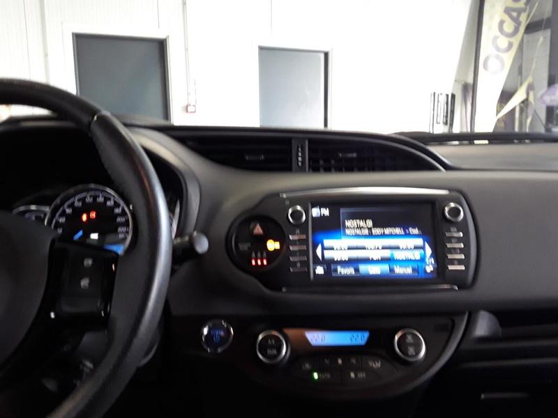 Toyota Yaris 1.5 Hybride 100 Cv France Business