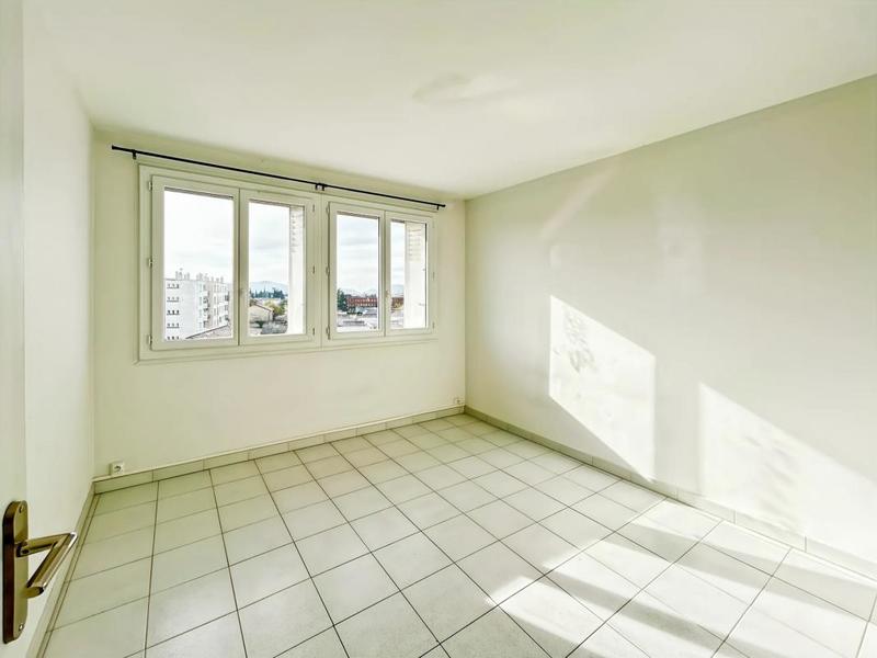 Appartement - 88 m² - 5 pièces
