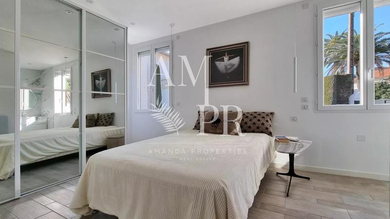 Villa - 350 m² - 8 pièces