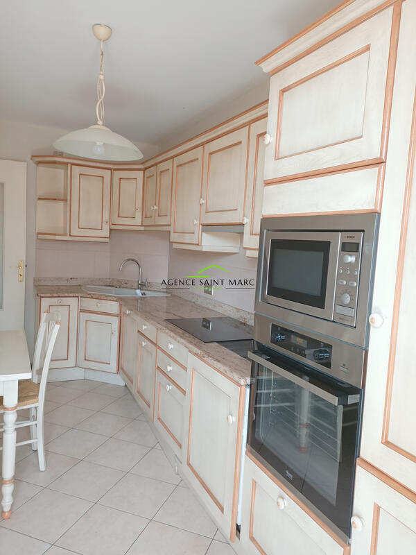 Appartement - 82 m² - 3 pièces