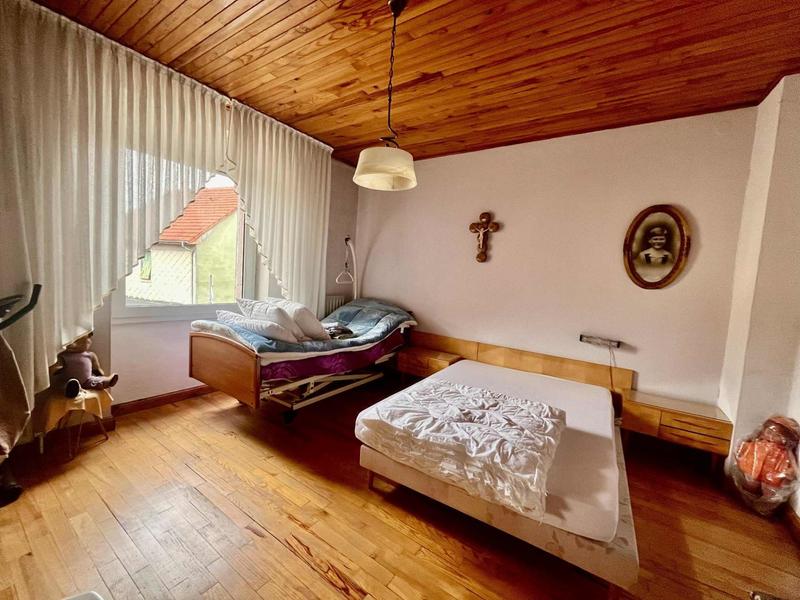 Maison - 215 m² - 12 pièces