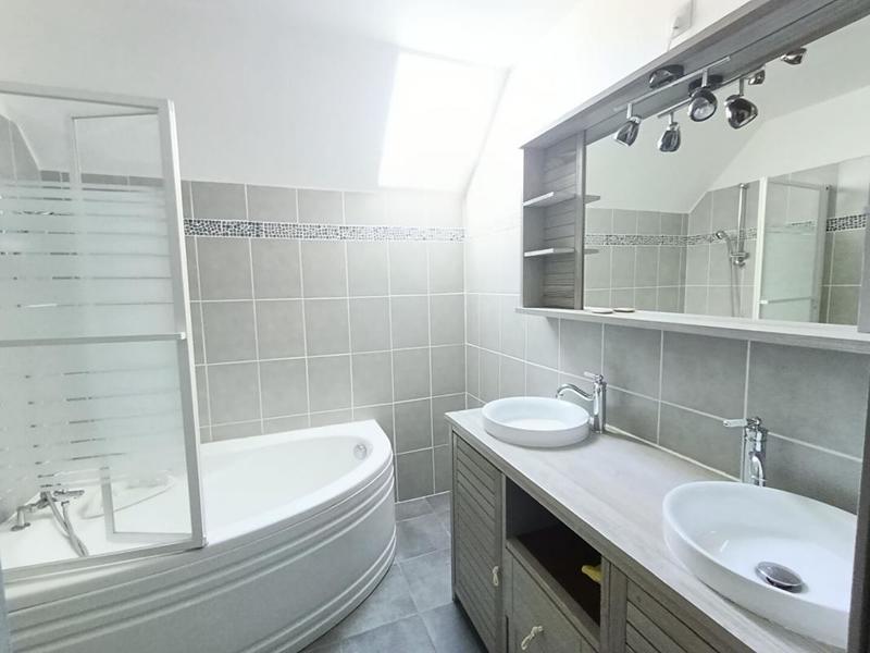 Maison - 96 m² - 6 pièces