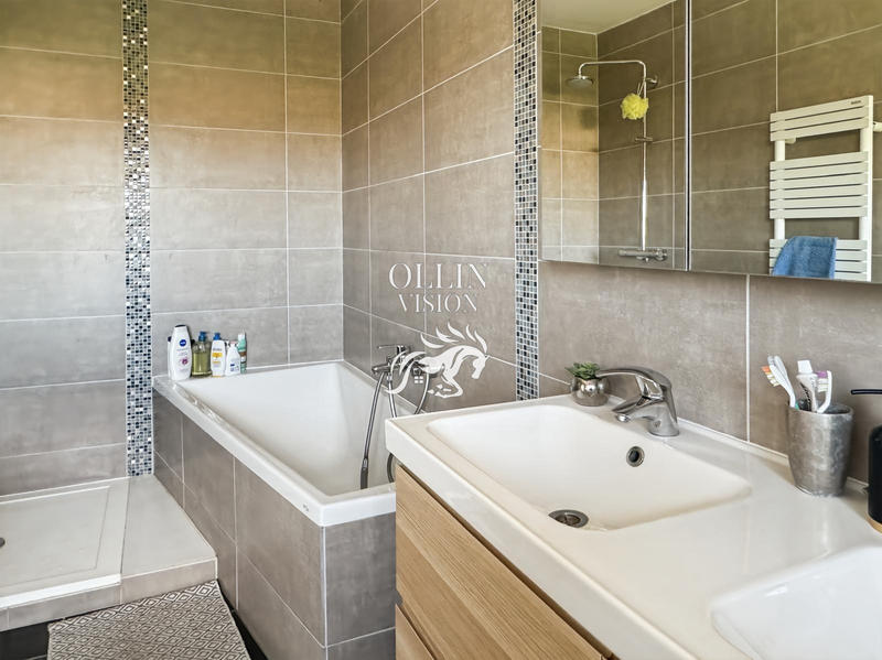 Villa - 200 m² - 6 pièces