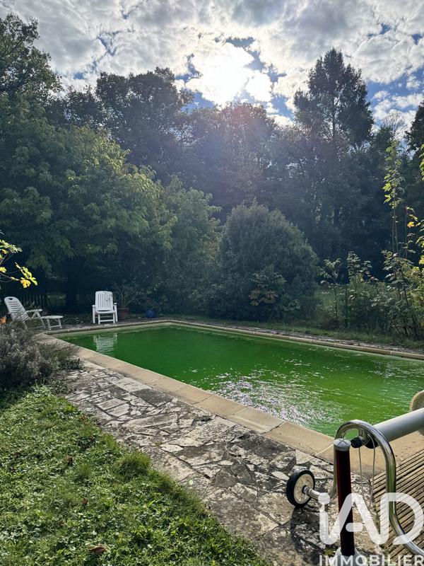 Château - 450 m² - 12 pièces