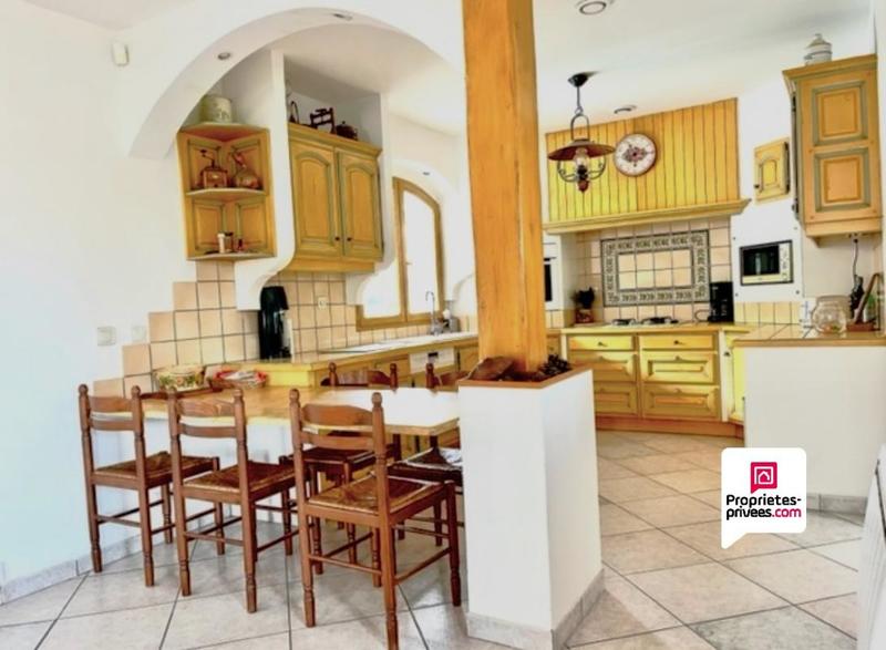 Maison - 210 m² - 7 pièces