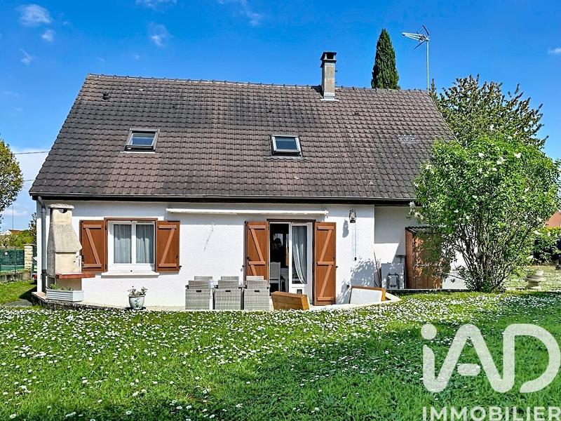 Maison - 95 m² - 5 pièces