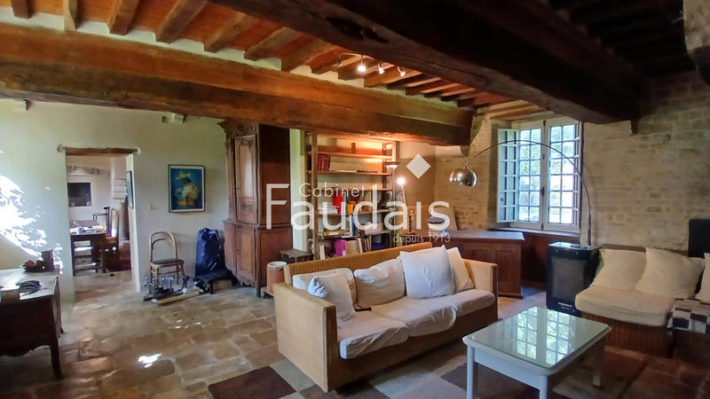 Propriété - 305 m² - 12 pièces