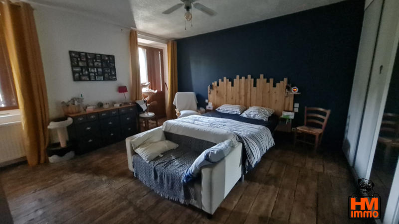 Maison - 235 m² - 8 pièces