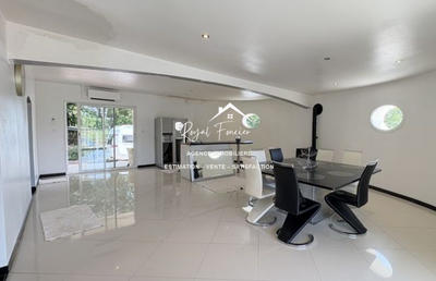 Maison contemporaine - 265 m² - 6 pièces