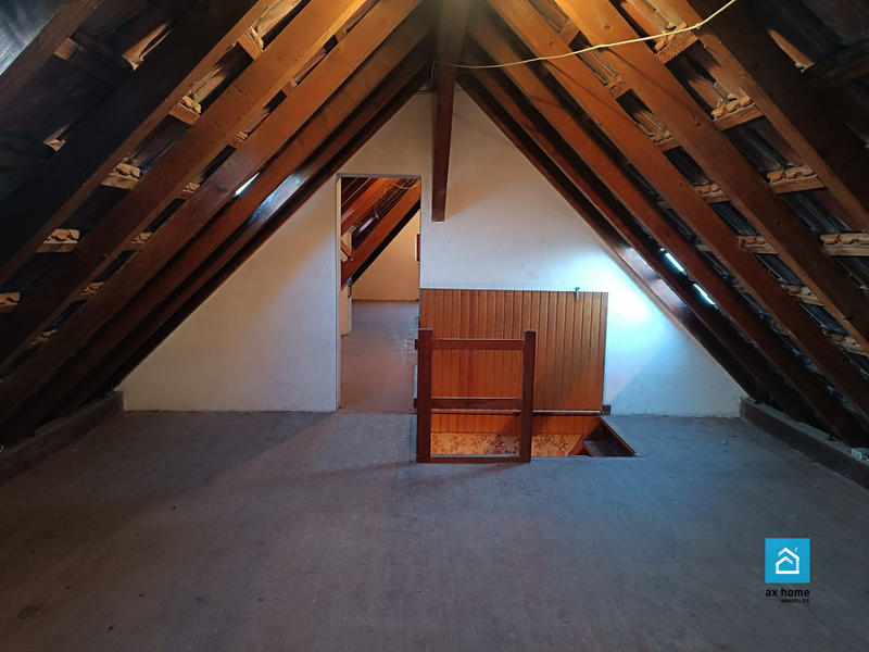 Maison - 210 m² - 7 pièces