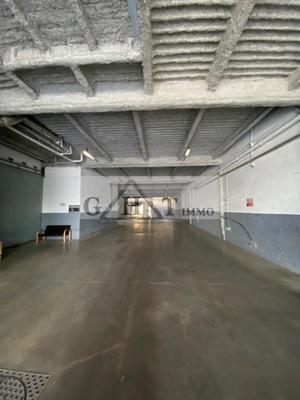 Entrepôt - 450 m²