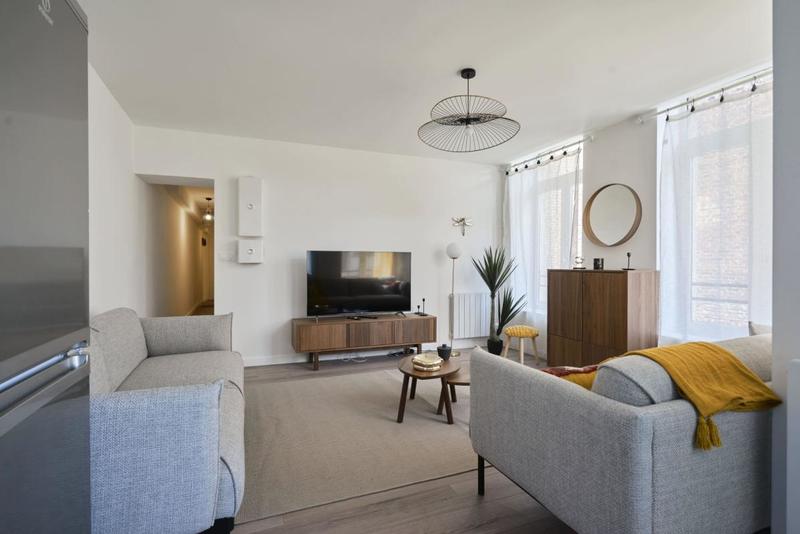 Appartement - 140 m² - 8 pièces