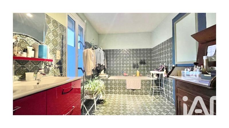 Maison - 200 m² - 7 pièces