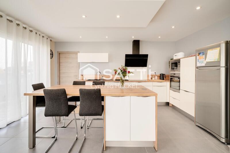 Maison - 141 m² - 6 pièces