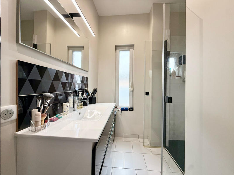 Maison - 227 m² - 7 pièces