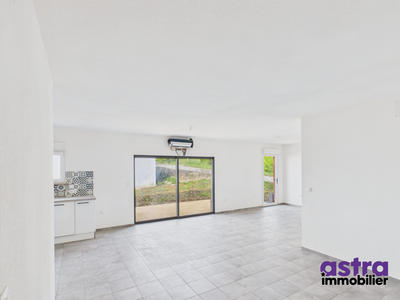 Maison - 110 m² - 4 pièces