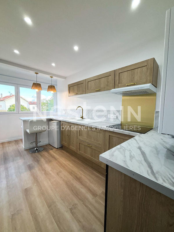 Appartement - 93 m² - 5 pièces