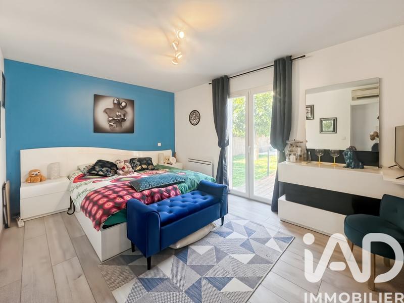 Maison - 228 m² - 10 pièces