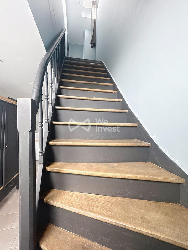 Maison - 370 m² - 7 pièces