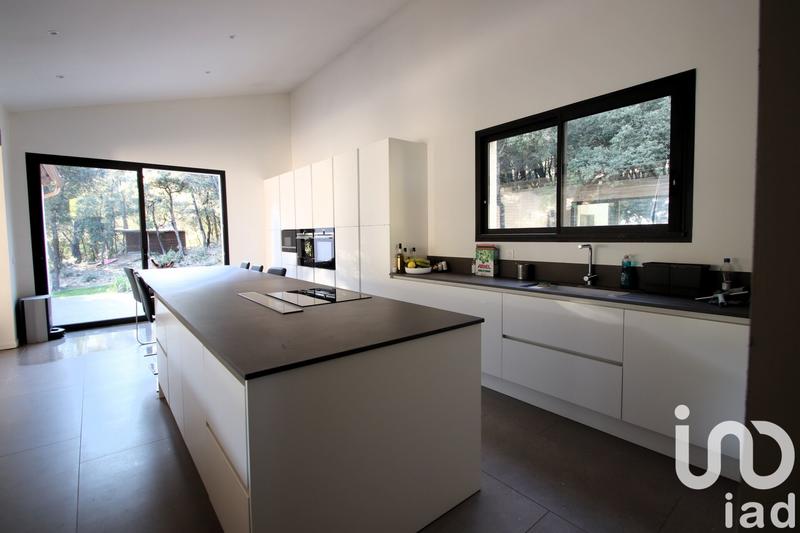 Maison - 235 m² - 6 pièces