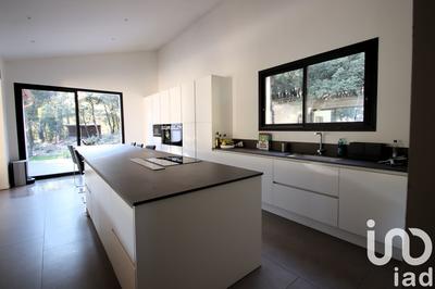 Maison - 235 m² - 6 pièces