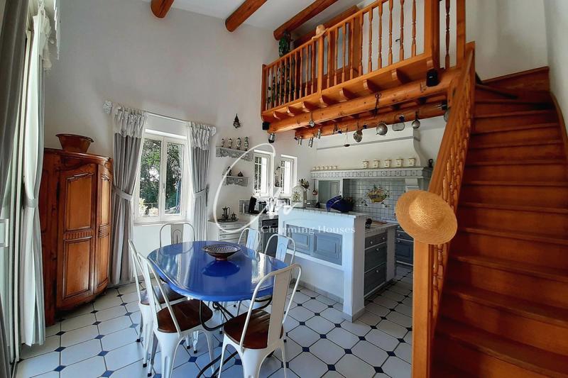 Maison - 400 m² - 10 pièces