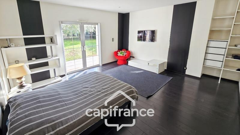 Maison - 428 m² - 8 pièces